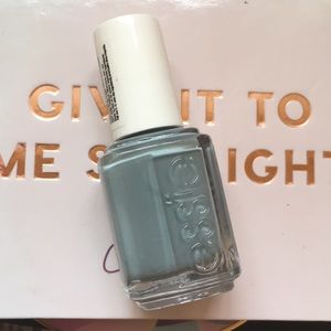 Essie Mooning